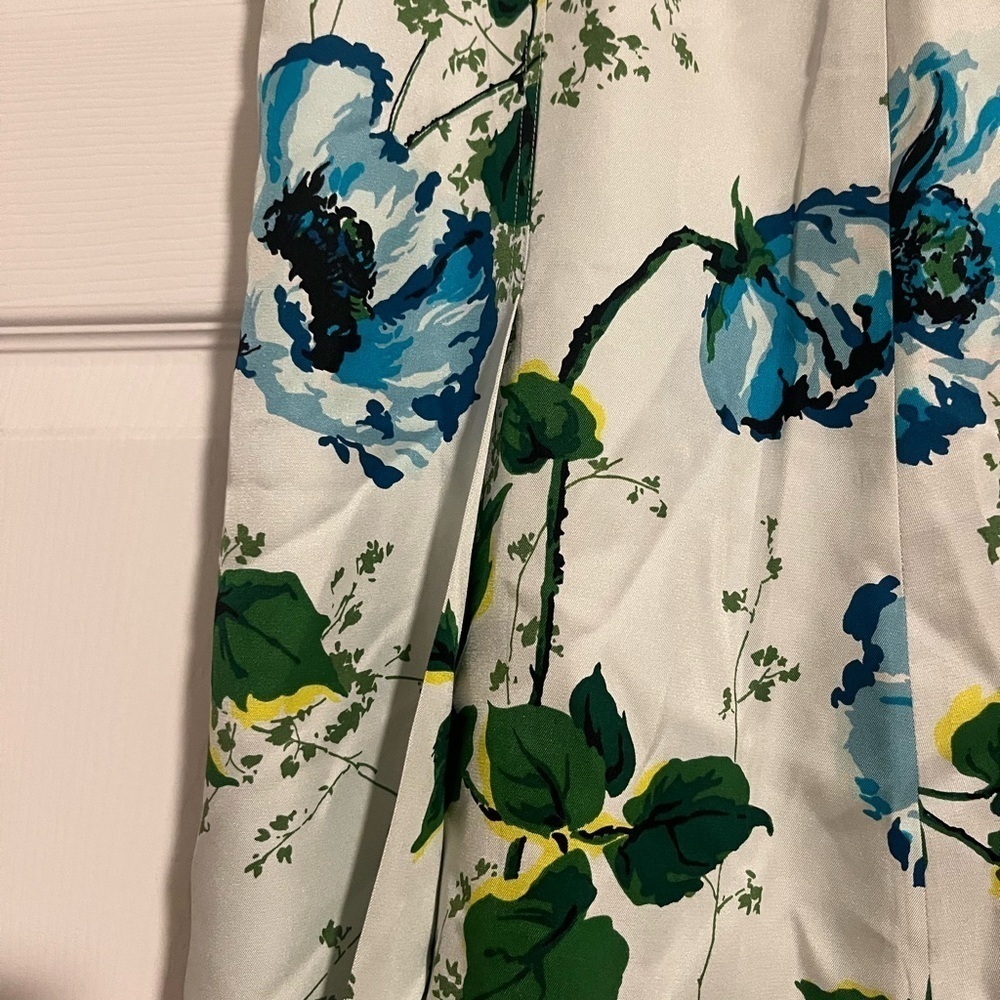 Banana Republic Floral A-Line Skirt in White and Blue - Picture 4 of 9